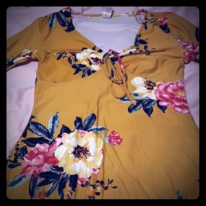 Body con with flair sleeves